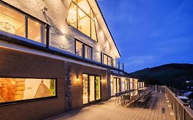 Lux Manor Sleeps 30 - Pool Sauna Hot Tub Cave
